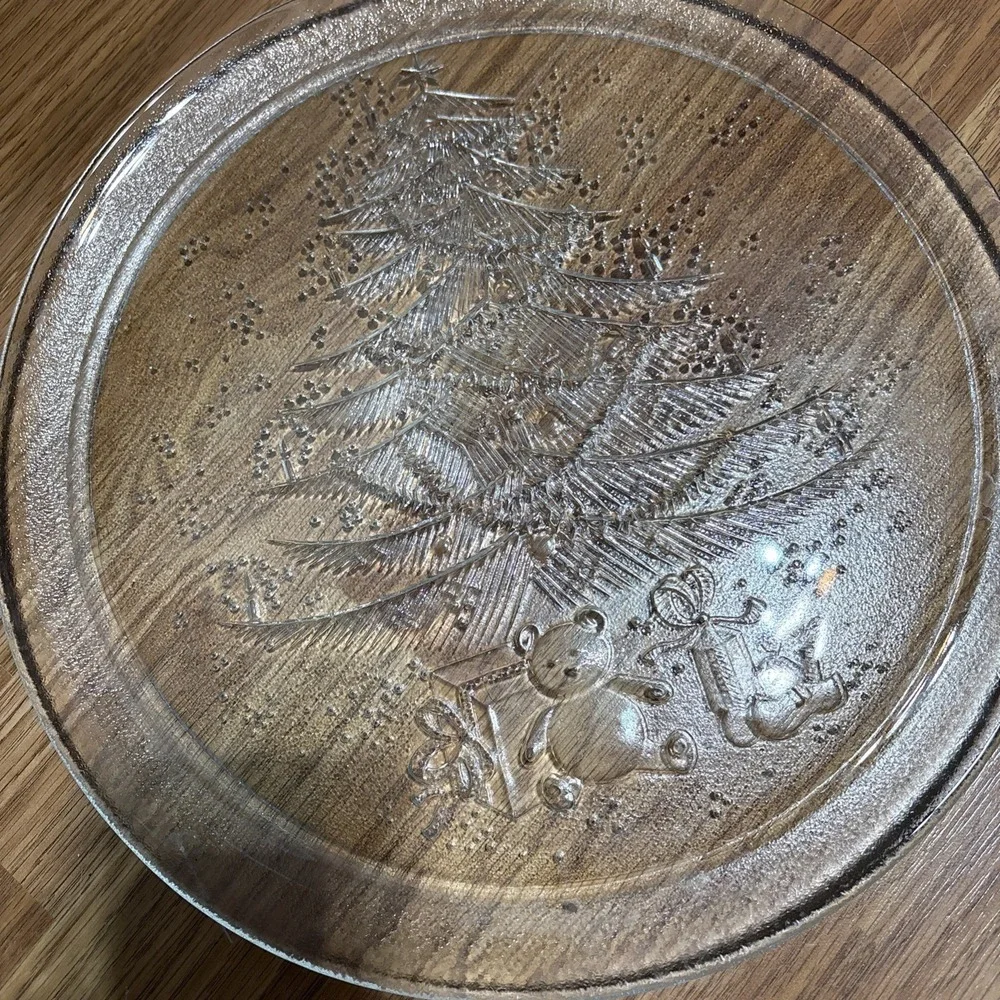 Vintage Clear Glass Christmas Tree‎ Serving Plate With Presents Detail